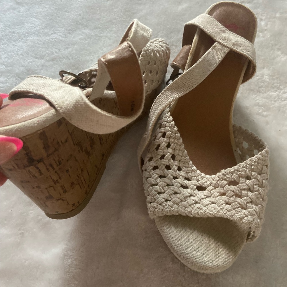 Heels - Picture 3 of 5